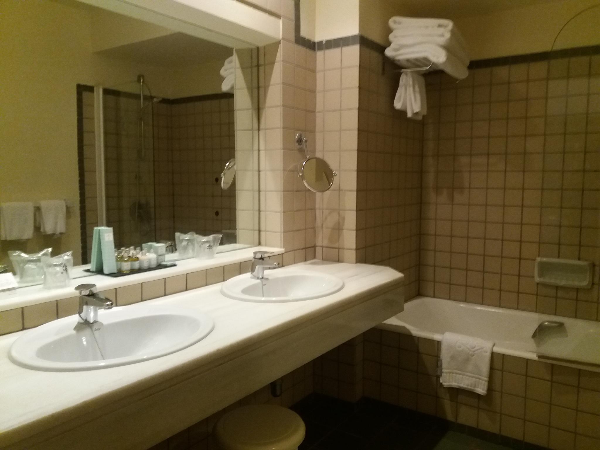 Hotel De 4*